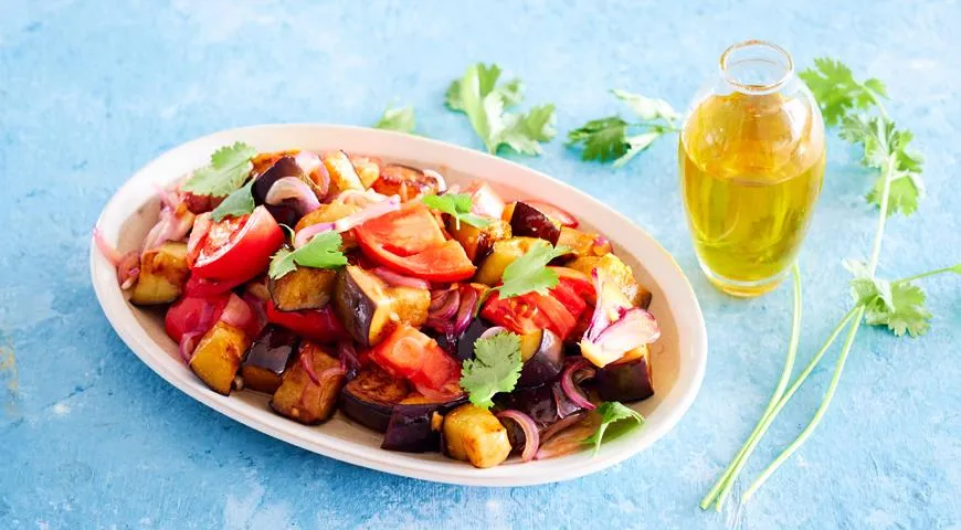Рецепти на День Народження - салат із баклажанами та помідорами
