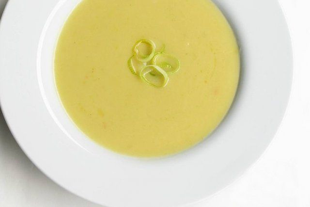 Крем-суп із картоплі та цибулі, - смачні рецепти з молодої картоплі