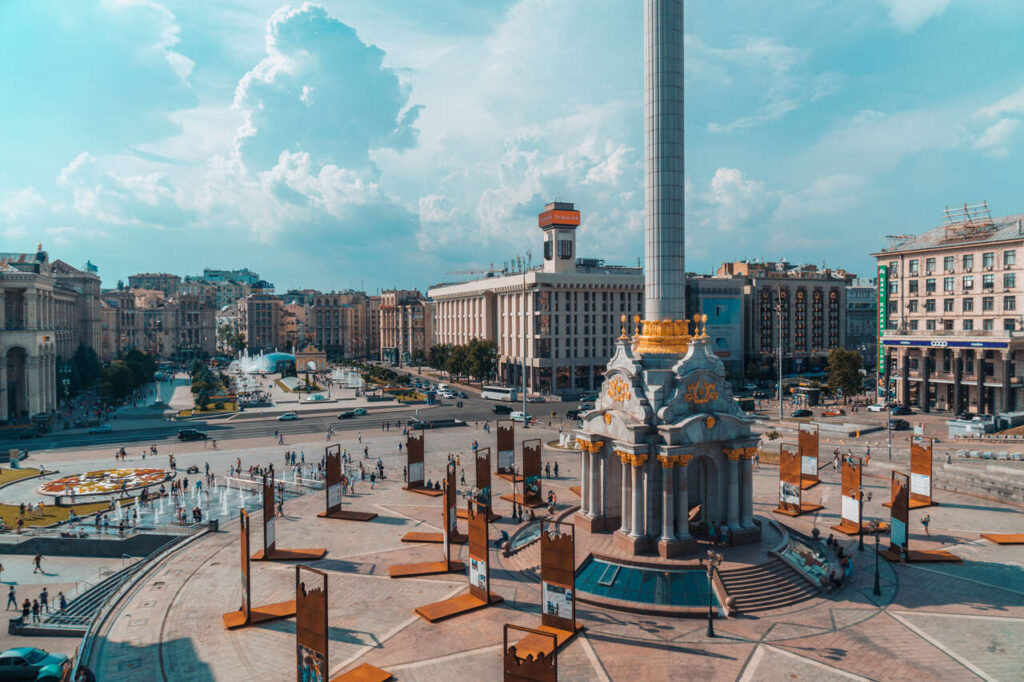 Вид з оглядового майданчика на Майдані Незалежності в Києві, Україна.