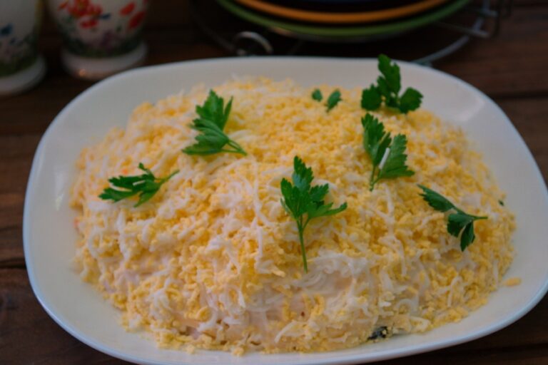 Салат “Марсель” з чорносливом і корейською морквою