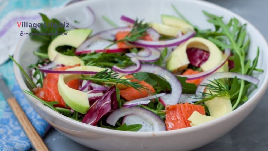 цікаві рецепти салатів Салат з червоною рибою, авокадо та зеленню