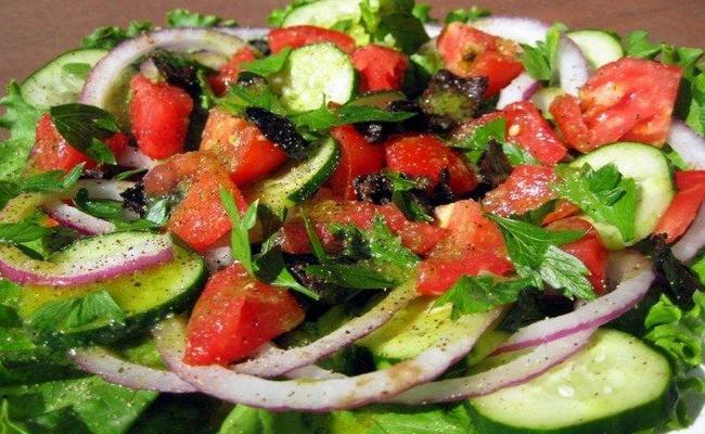 салати за 10 хвилин - Овочевий салат за 10 хвилин із соєвим соусом