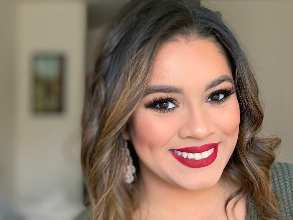 Червона помада Holiday Glam