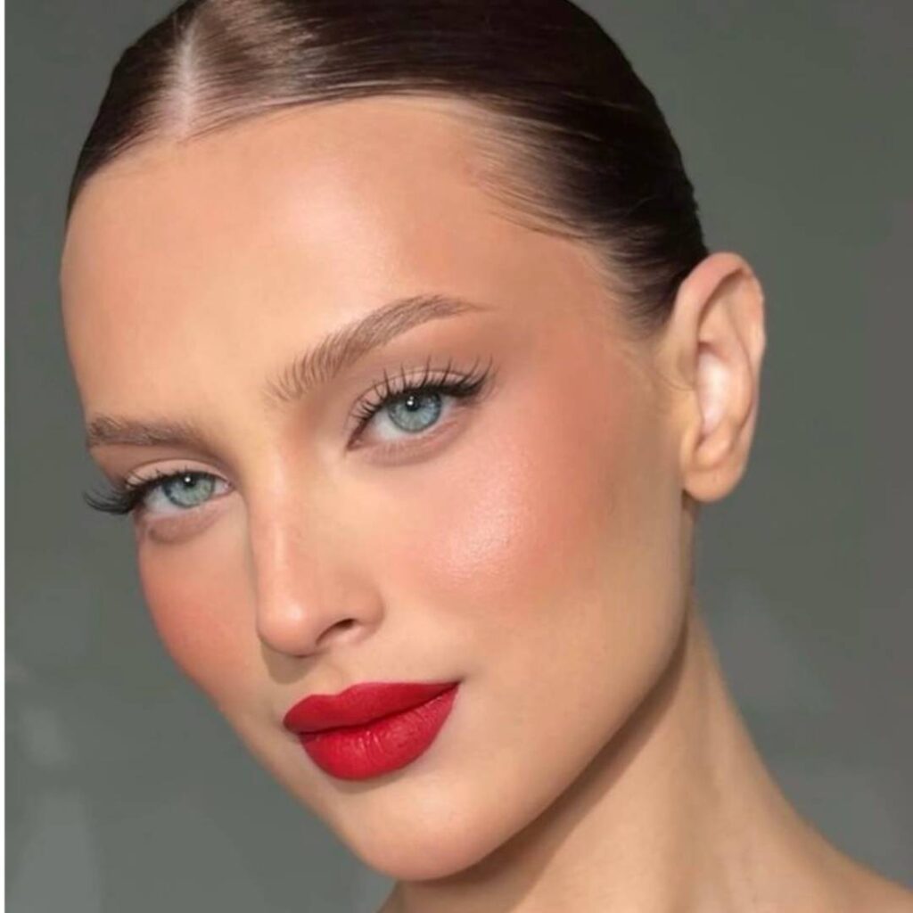 Макіяж на Новий рік 2026: 5 модних ідей для вечірки