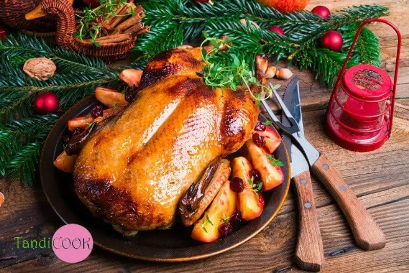 Запечена курка з яблуками рецепт приготування з фото - Tandicook