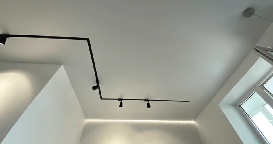 монтаж натяжних стель у квартирах старого фонду