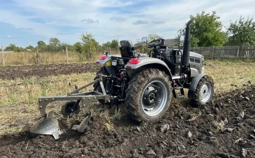 мінітрактор для оранки та боронування городу