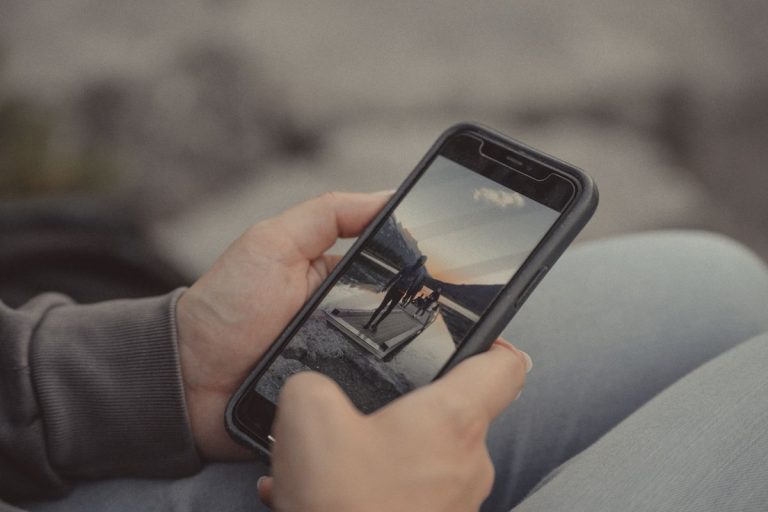 Як зробити скріншот на телефоні: усі способи для Android та iPhone