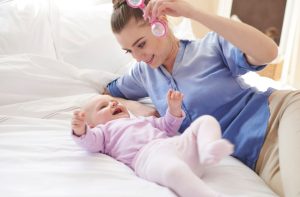 Как быстро и безопасно найти надежную няню: возможности сервиса NannyMe для родителей и нянь